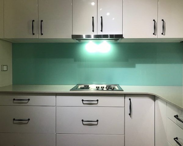 Painted Glass Splashback in Aquanaught