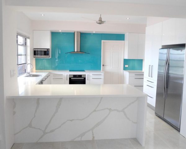 Painted Glass Splashback in Green Ice